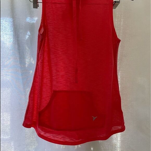 Old navy active Top - Picture 9 of 10